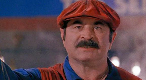 Ator Bob Hoskins, de Super Mario Bros. morre aos 71 anos